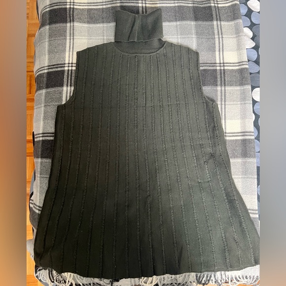 COS sleeveless turtle neck - Picture 2 of 8